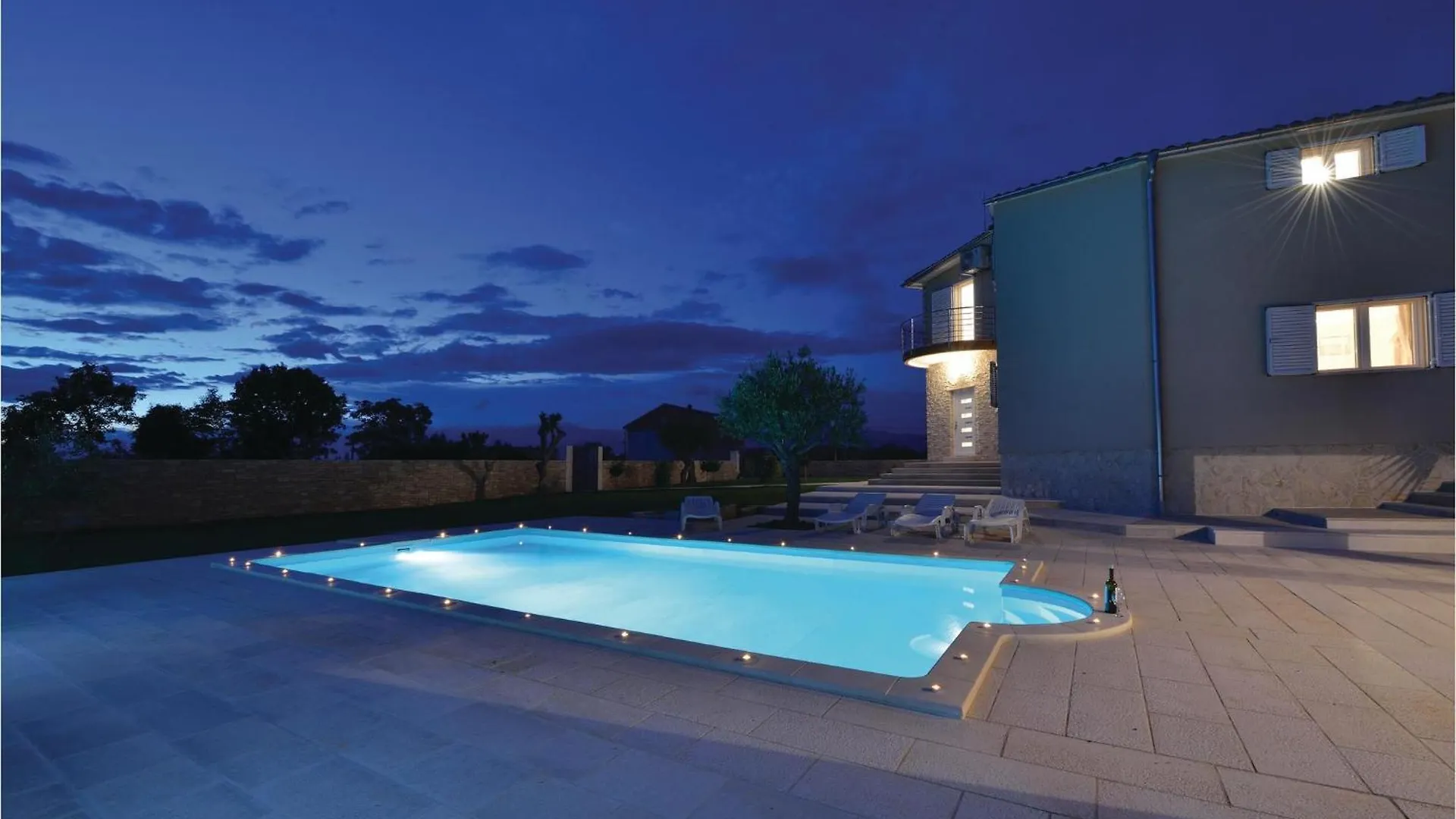 Holiday home Beautiful Home In Pridraga With Kitchen