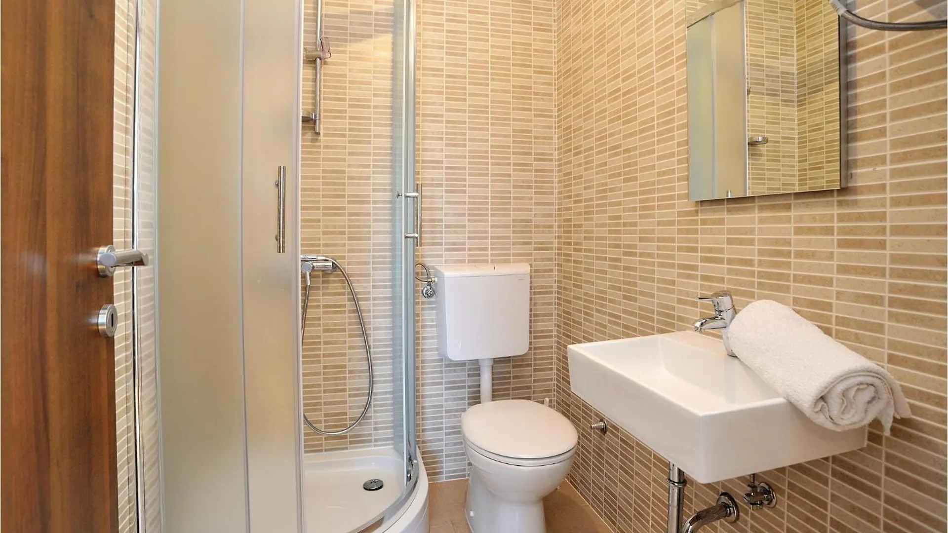 Beautiful Home In Pridraga With Kitchen