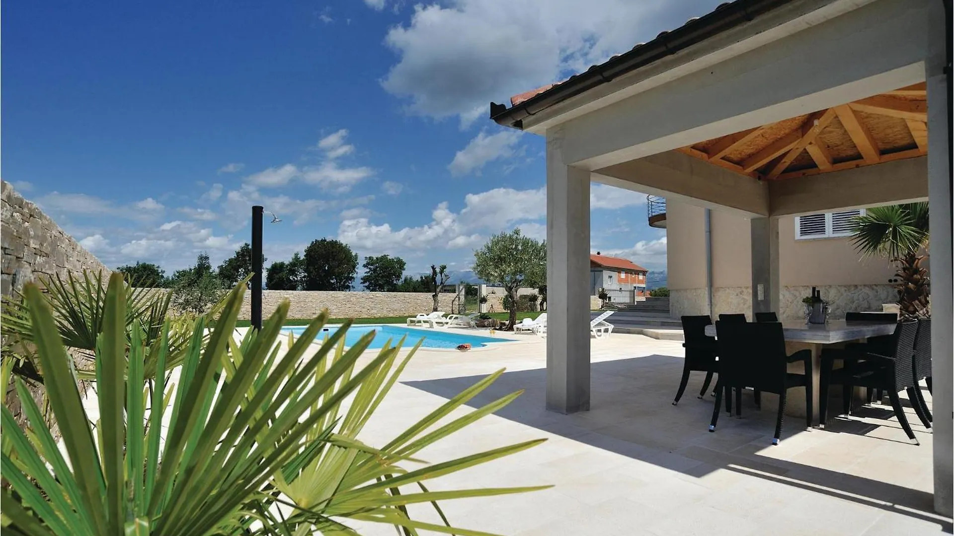 Beautiful Home In Pridraga With Kitchen Holiday home