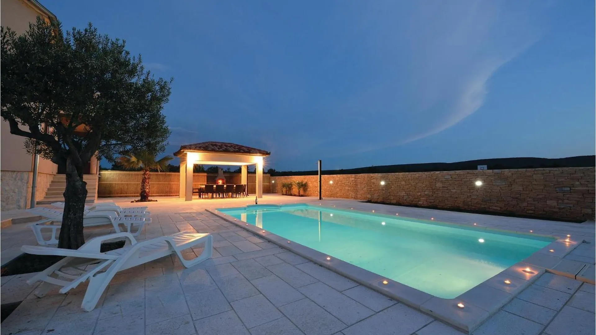 Holiday home Beautiful Home In Pridraga With Kitchen