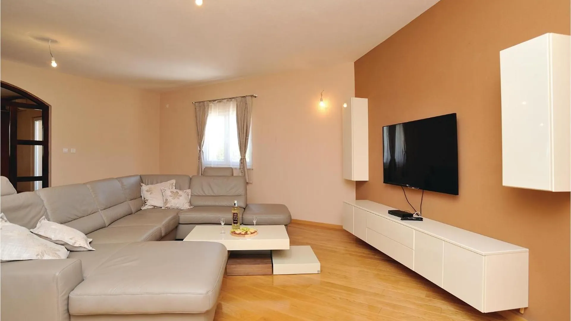 Holiday home Beautiful Home In Pridraga With Kitchen