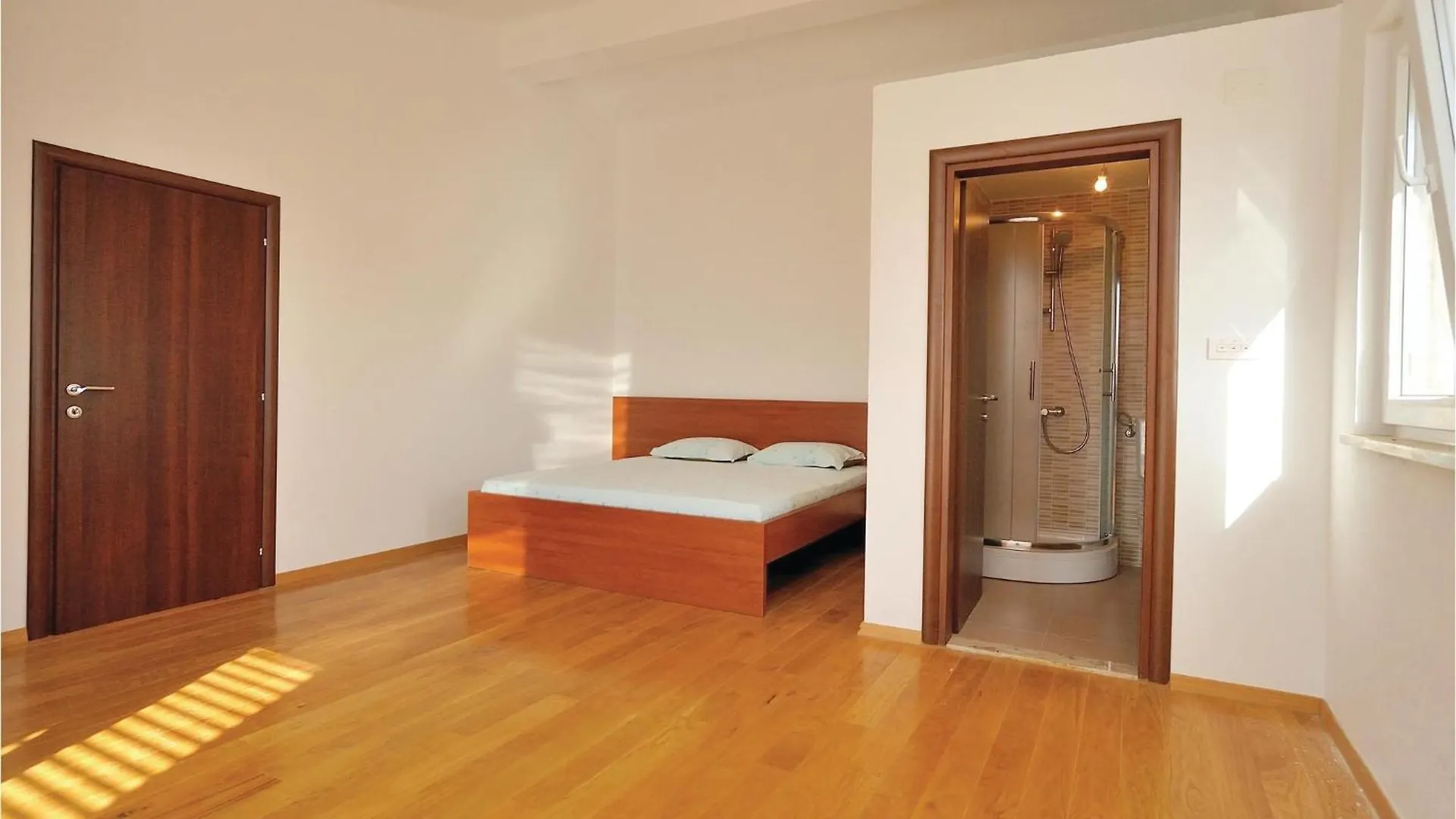 Holiday home Beautiful Home In Pridraga With Kitchen