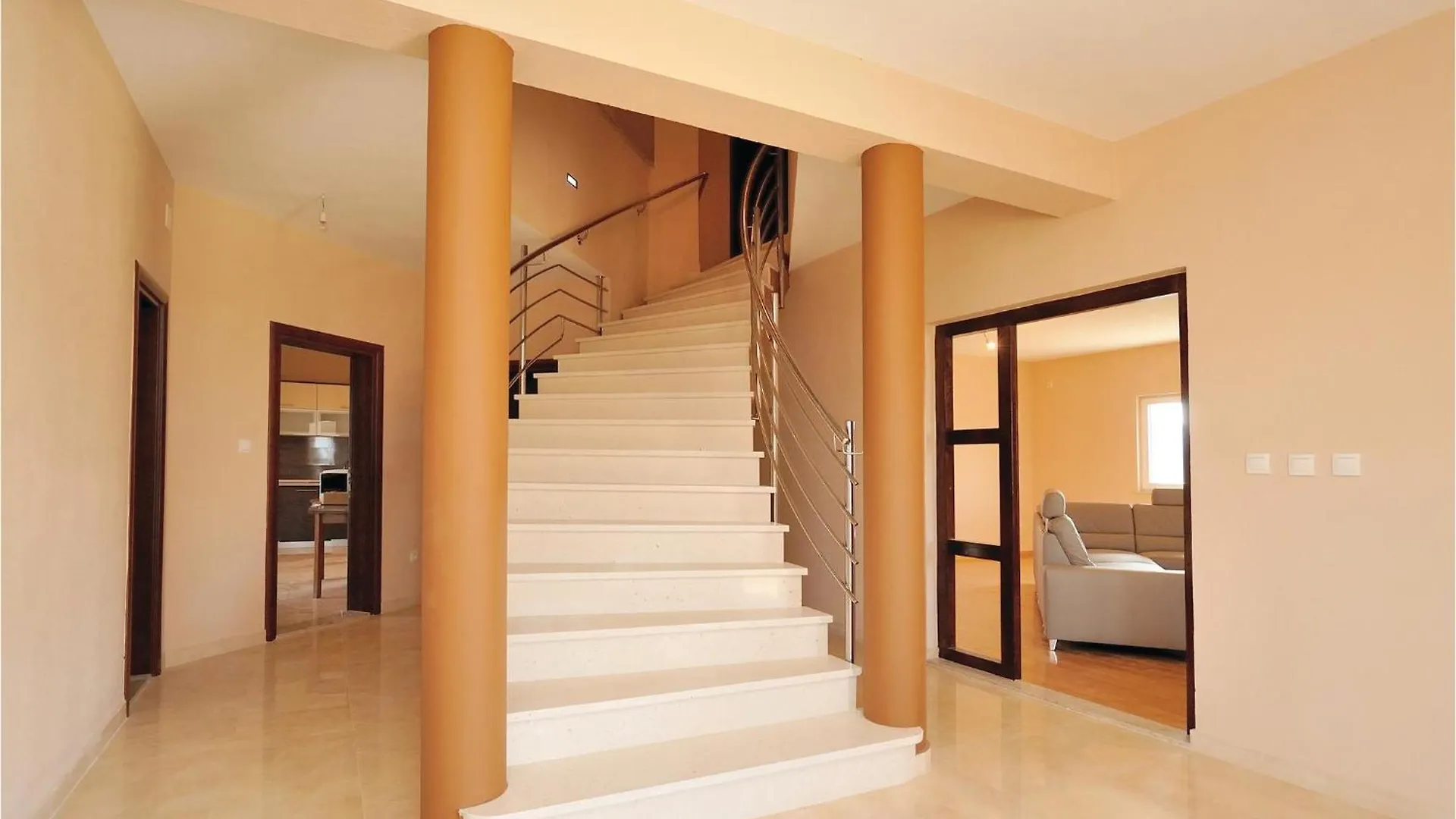 Beautiful Home In Pridraga With Kitchen 0*,